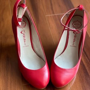 Red with beige wedge